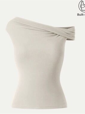 OGL Top Size M NEW Eco-SkinKiss Multi-wear Versatile Necklines Brami Top Cream